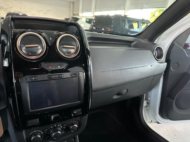 Renault Duster 2.0 D 4x2a - foto 12