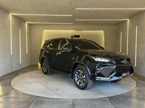 TOYOTA HILUX SW4 SRX DIAMO. 4X4 2.8 TB DIE AUT.