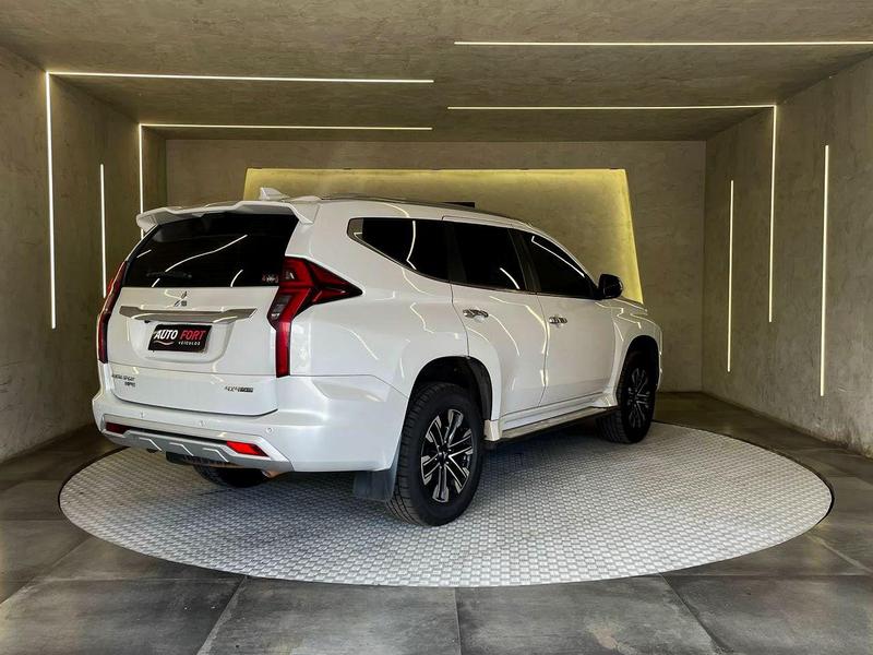 Mitsubishi Pajero Sport Hpe - foto 8