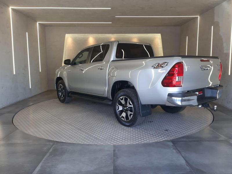 Toyota Hilux Cd Srx 4X4 28 TDI 16V Diesel Automático - foto 8