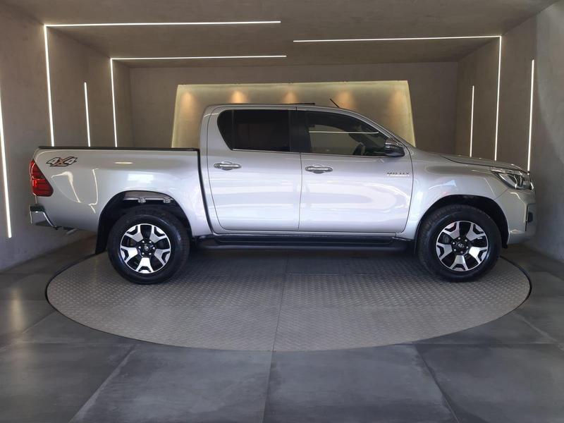 Toyota Hilux Cd Srx 4X4 28 TDI 16V Diesel Automático - foto 4