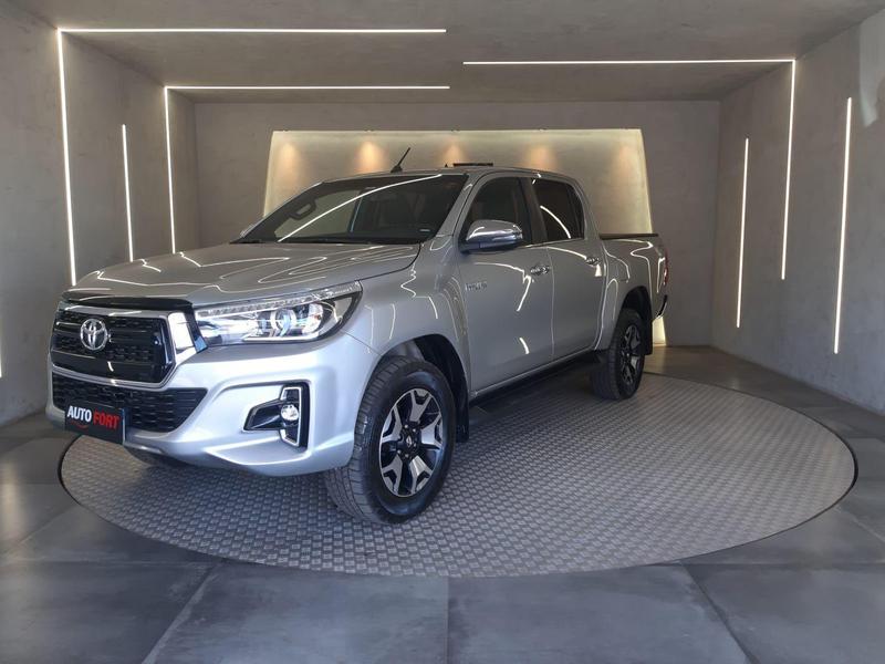 Toyota Hilux Cd Srx 4X4 28 TDI 16V Diesel Automático - foto 3