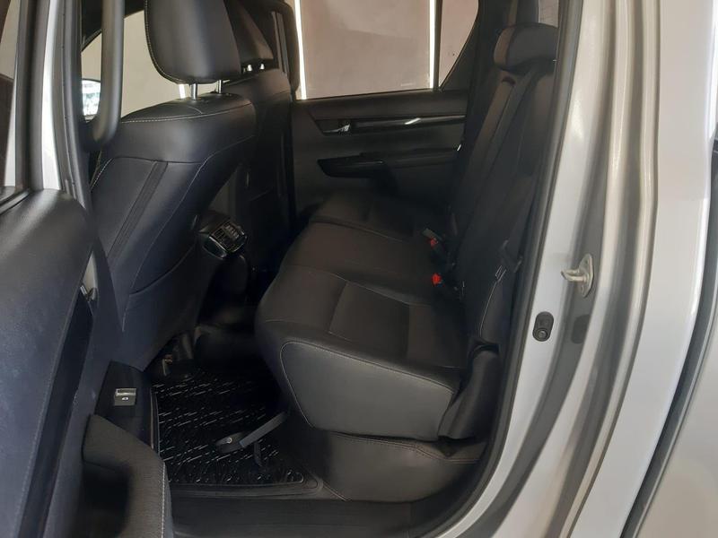 Toyota Hilux Cd Srx 4X4 28 TDI 16V Diesel Automático - foto 12
