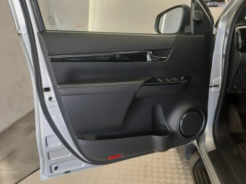 Toyota Hilux Cd Srx 4X4 28 TDI 16V Diesel Automático - foto 9