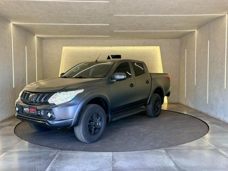 Mitsubishi Triton Sport Hpe Top - foto 3