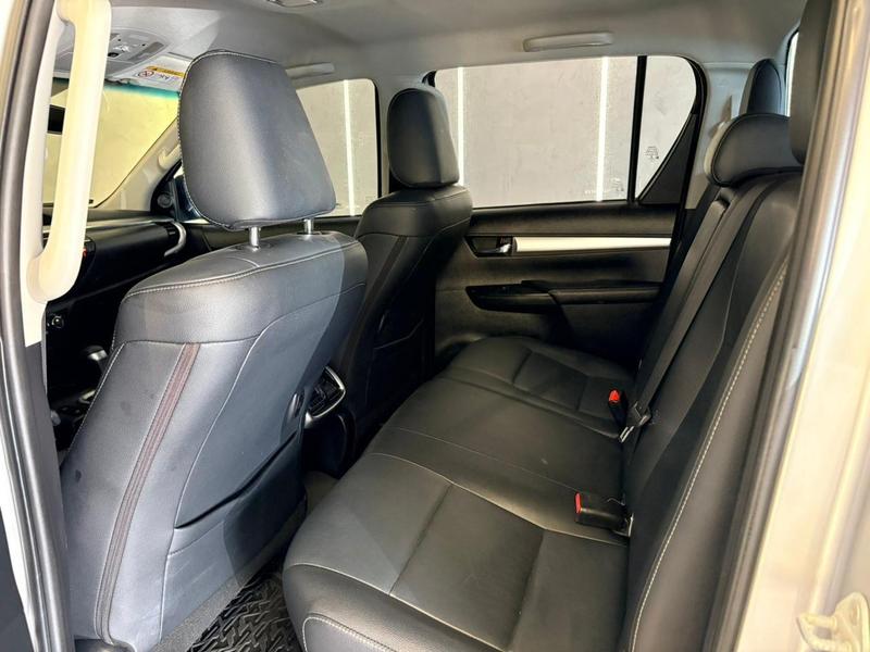 Toyota Hilux Cd Srx 4X4 28 TDI 16V Diesel Automático - foto 13