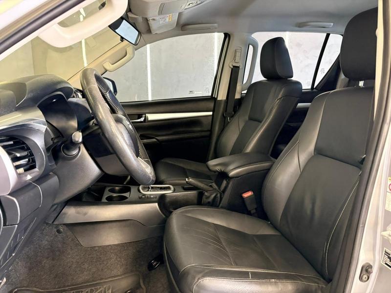 Toyota Hilux Cd Srx 4X4 28 TDI 16V Diesel Automático - foto 12