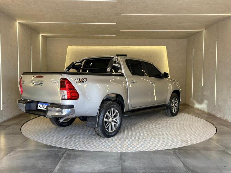 Toyota Hilux Cd Srx 4X4 28 TDI 16V Diesel Automático - foto 6