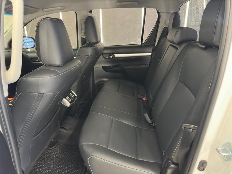 Toyota Hilux Cd Srv 4X4 28 TDI Diesel Automático - foto 9