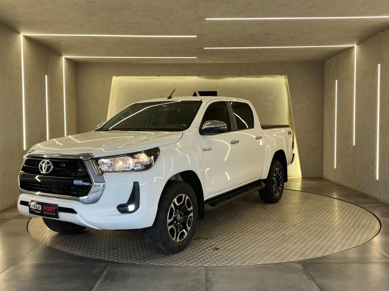 Toyota Hilux Cd Srv 4X4 28 TDI Diesel Automático - foto 3