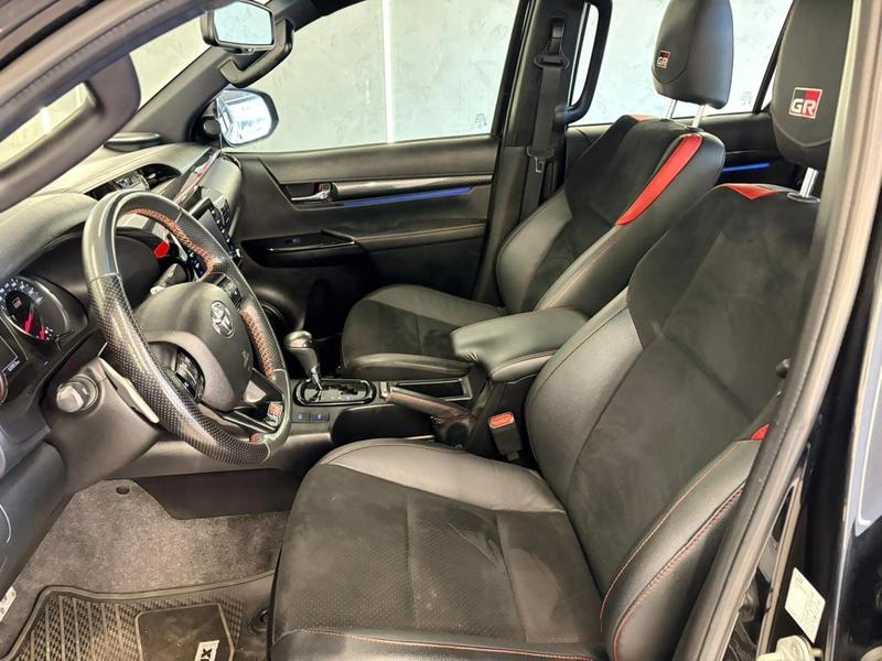 Toyota Hilux Cd Gr S 4X4 28 TDI Dies Automático - foto 12