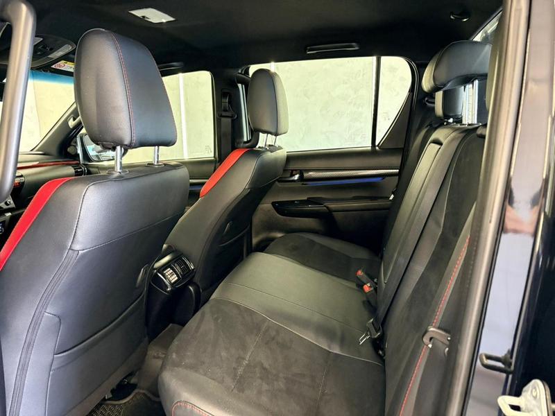 Toyota Hilux Cd Gr S 4X4 28 TDI Dies Automático - foto 14
