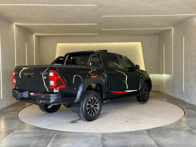 Toyota Hilux Cd Gr S 4X4 28 TDI Dies Automático - foto 7