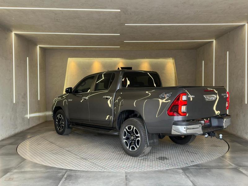 Toyota Hilux Cd Srx 4X4 28 TDI 16V Diesel Automático - foto 8