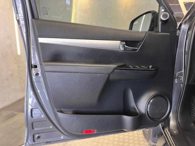 Toyota Hilux Cd Srx 4X4 28 TDI 16V Diesel Automático - foto 9