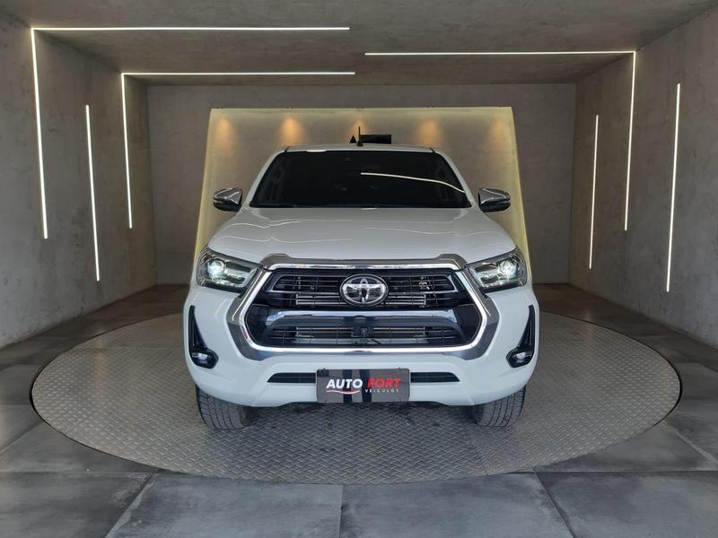 Toyota Hilux Cd Srx 4X4 28 TDI 16V Diesel Automático - foto 2