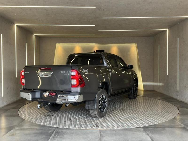 Toyota Hilux Cd Srx 4X4 28 TDI 16V Diesel Automático - foto 7