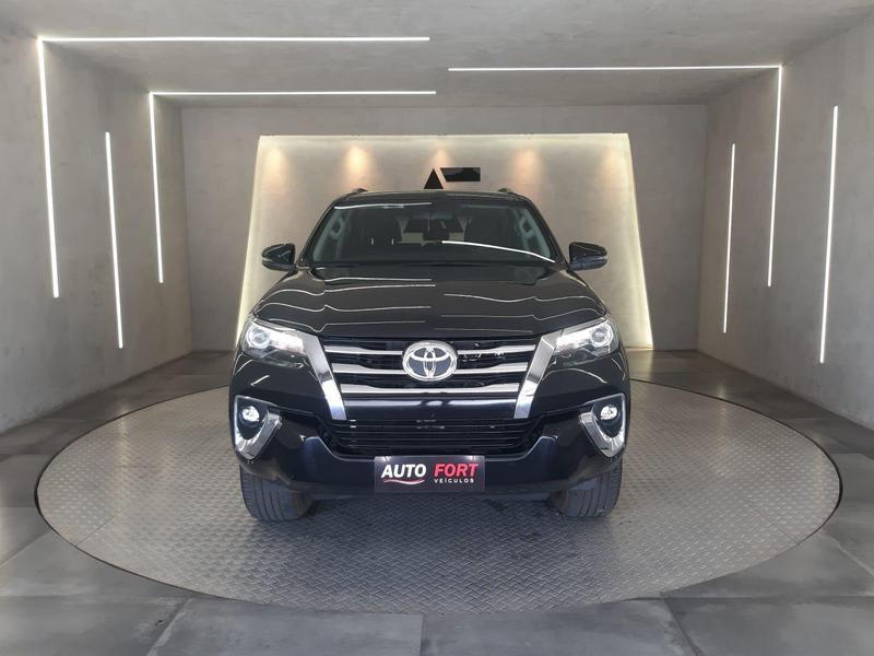 Toyota SW4 Srx 4X4 28 TDI 16V Dies Automático - foto 2