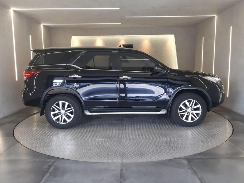 Toyota SW4 Srx 4X4 28 TDI 16V Dies Automático - foto 4