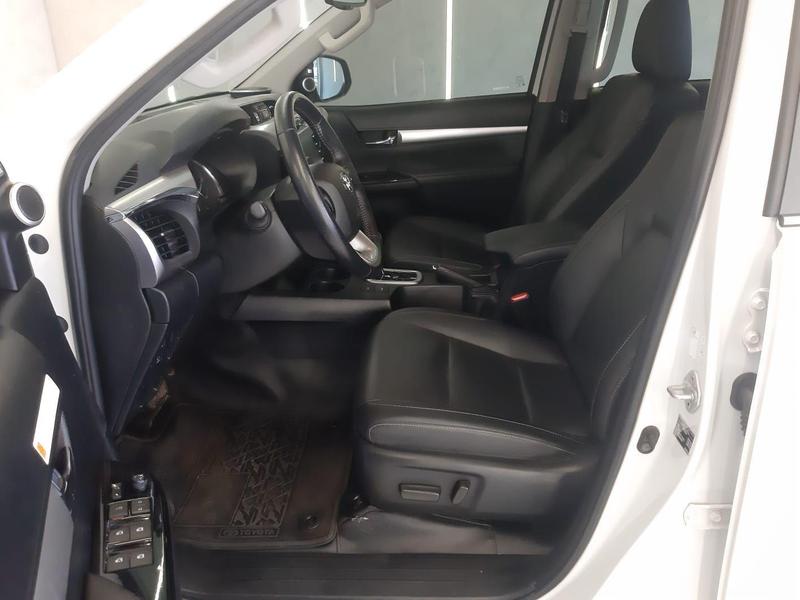 Toyota Hilux Cd Srx 4X4 28 TDI 16V Diesel Automático - foto 11