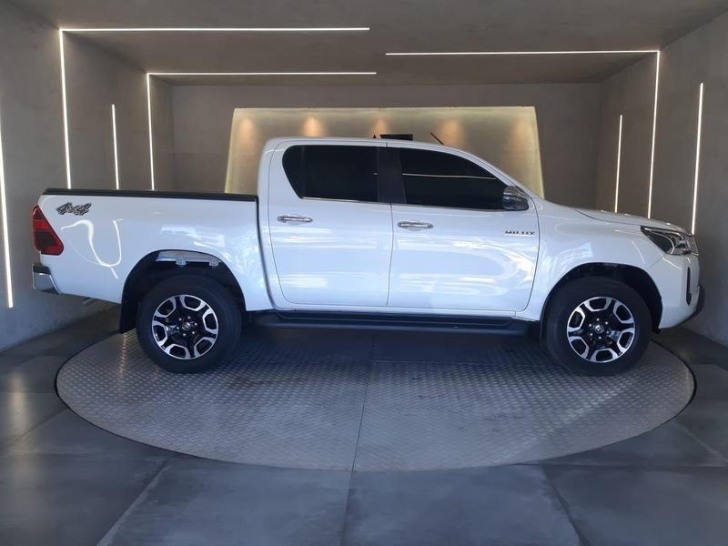 Toyota Hilux Cd Srx 4X4 28 TDI 16V Diesel Automático - foto 4