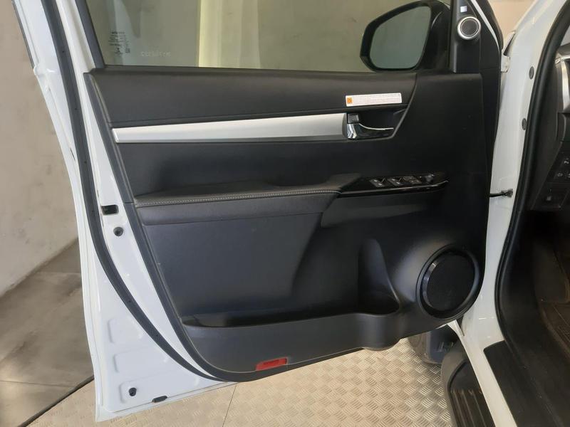 Toyota Hilux Cd Srx 4X4 28 TDI 16V Diesel Automático - foto 9