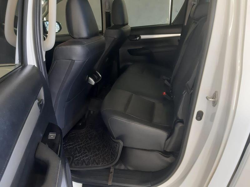 Toyota Hilux Cd Srx 4X4 28 TDI 16V Diesel Automático - foto 12