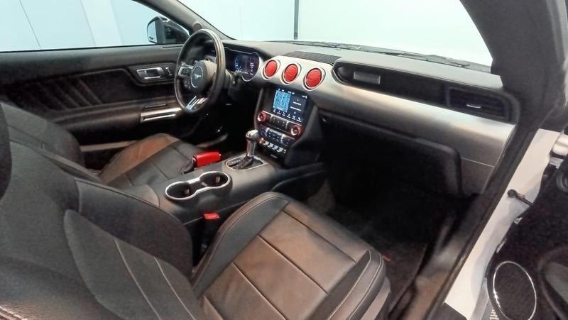 Ford Mustang GT - foto 8