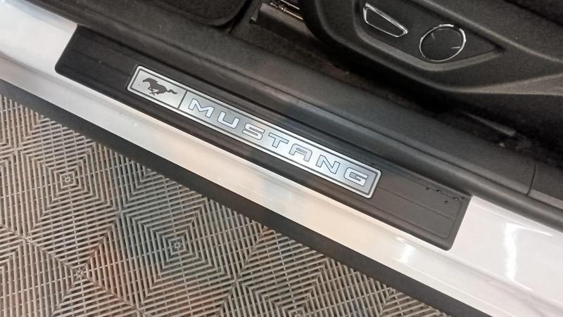Ford Mustang GT - foto 15