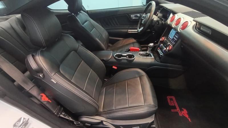 Ford Mustang GT - foto 9
