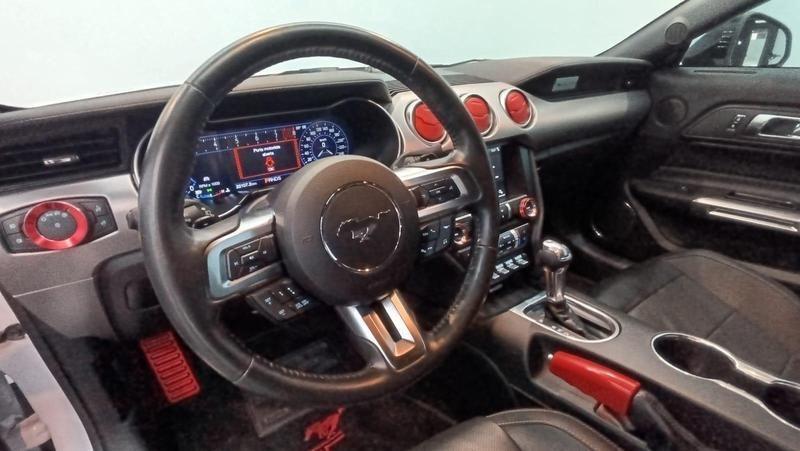 Ford Mustang GT - foto 7