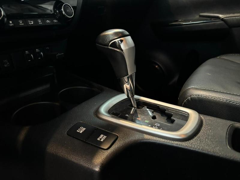 Toyota Hilux 28 Srx 4X4 28 TDI 16V Diesel Automático - foto 12