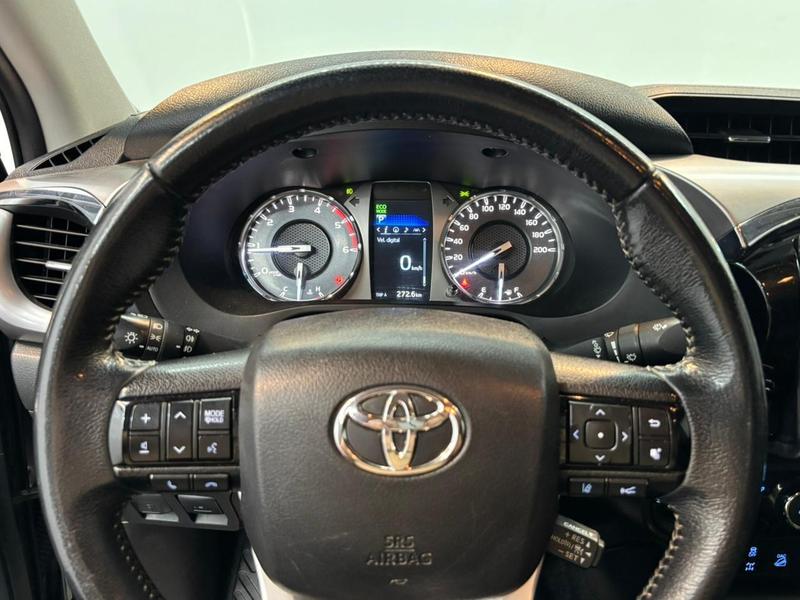 Toyota Hilux 28 Srx 4X4 28 TDI 16V Diesel Automático - foto 10