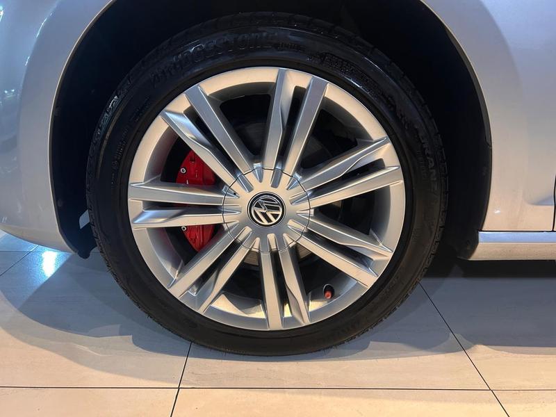 Volkswagen Golf 1.4 TSI Highline 16V Gasolina 4P Automático - foto 13