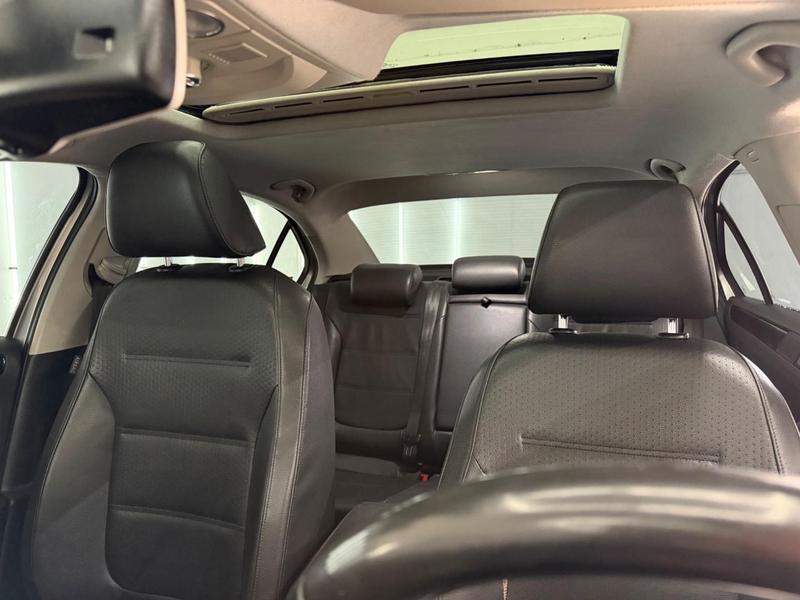 Volkswagen Jetta 2.0 - foto 11