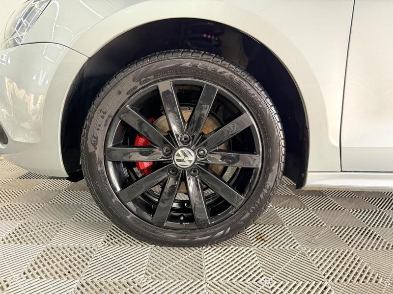 Volkswagen Jetta 2.0 - foto 13
