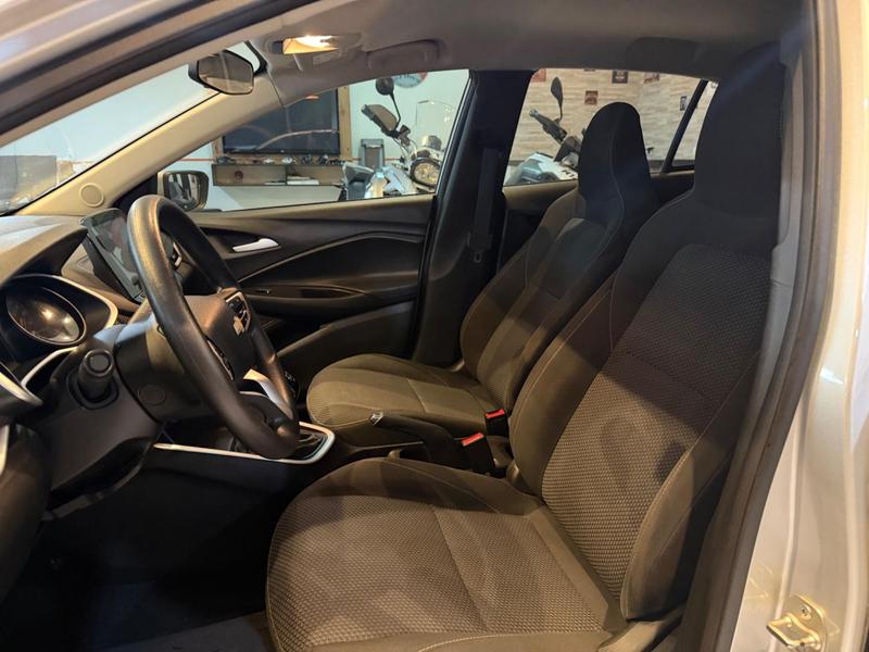 Chevrolet Onix 10tmt - foto 12