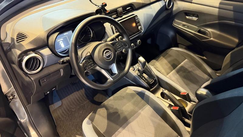 Nissan Versa Advnc CVT - foto 10
