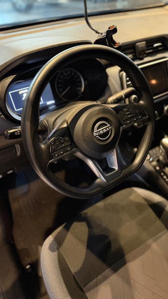 Nissan Versa Advnc CVT - foto 9