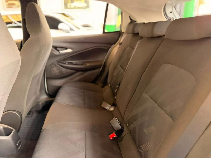 Chevrolet Onix 10mt Hb - foto 12