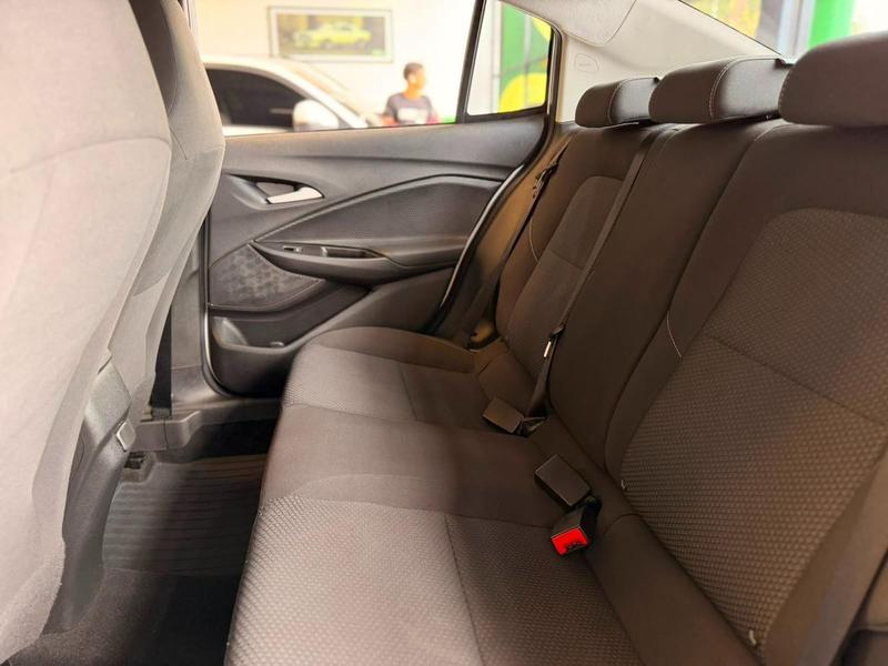 Chevrolet Onix Plus 10tat - foto 12