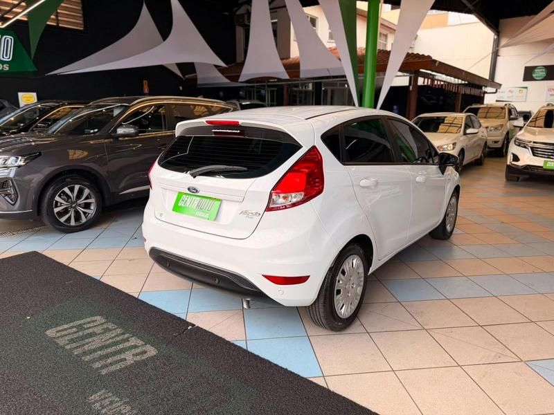 Ford Fiesta 16se - foto 6