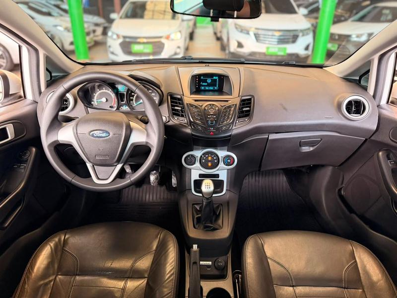 Ford Fiesta 16se - foto 11