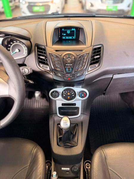 Ford Fiesta 16se - foto 12