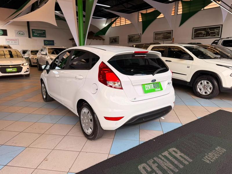 Ford Fiesta 16se - foto 8