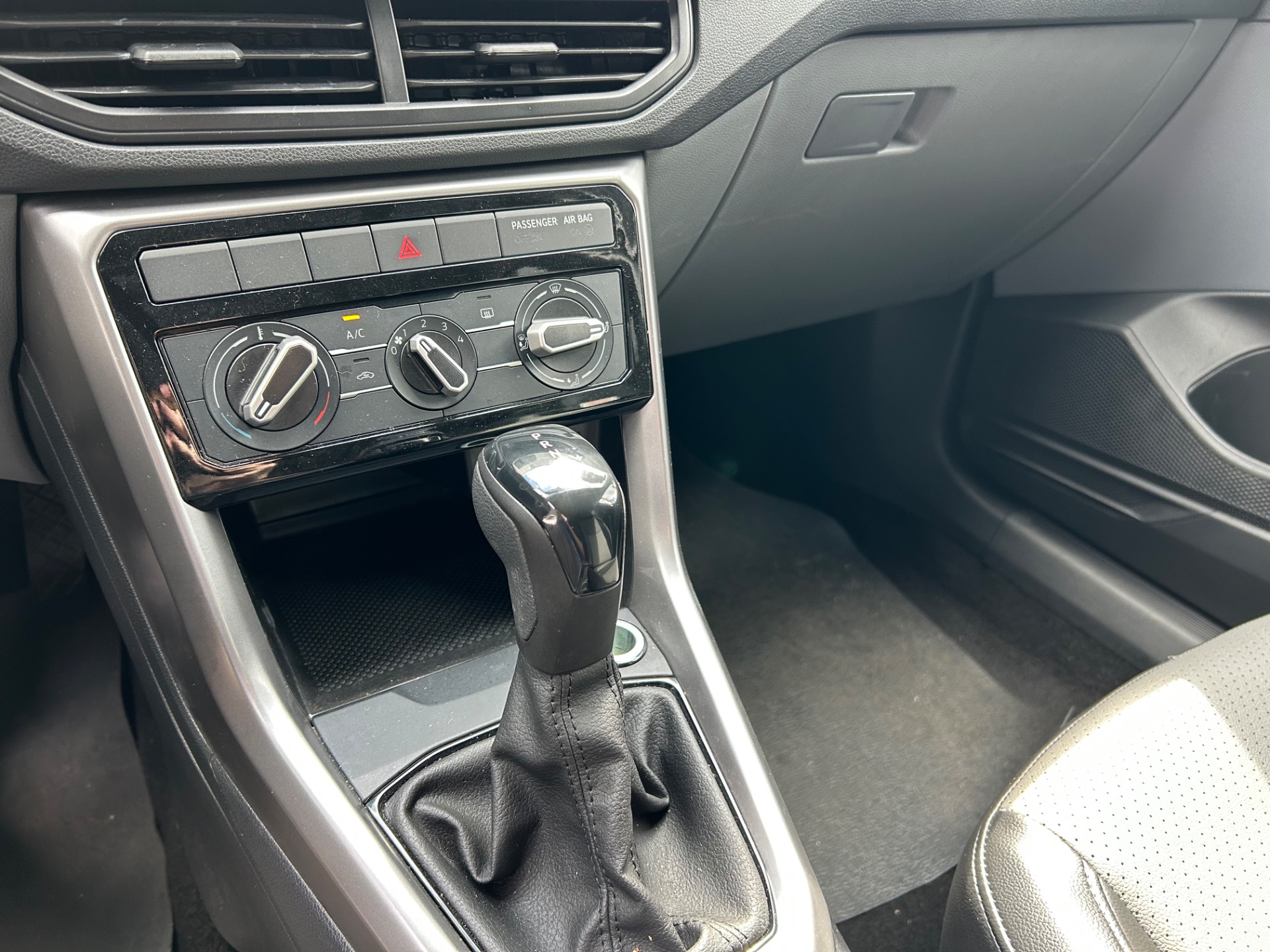 VOLKSWAGEN , t cross tsi, 2025