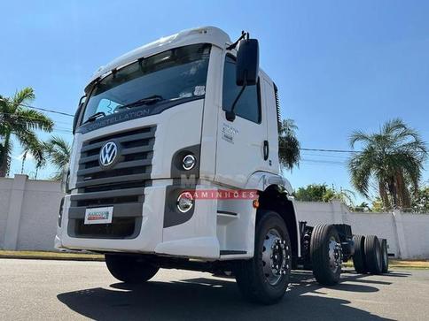 VOLKSWAGEN 30-320 CRM 8X2 4P