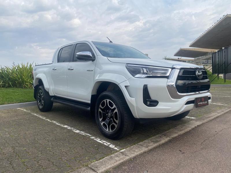 TOYOTA HILUX CD SRX PLUS 4x4 2.8 TDI DIE. AUT.