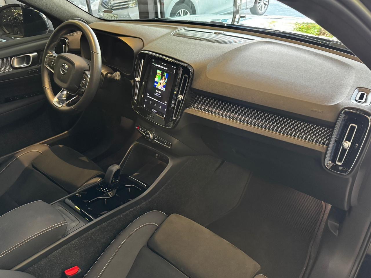 VOLVO XC40 RECHARGE PE 2022 - foto 12