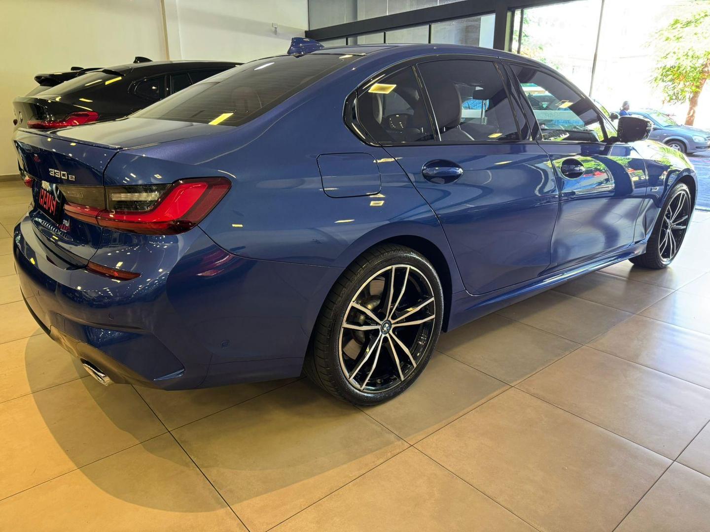 BMW 330E 2022 - foto 3